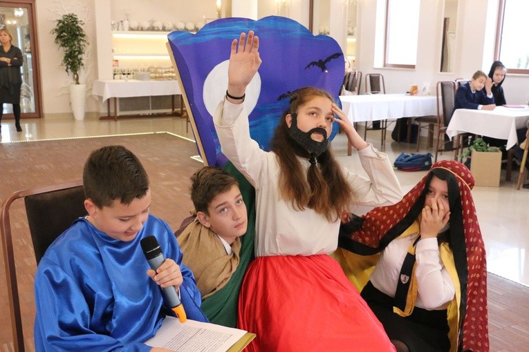 "Żywe obrazy" w konkursie "Kocham Polskę"