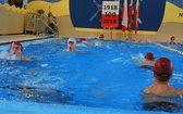 Uczniowie szkół ZCBM z Niepodległą na basenie