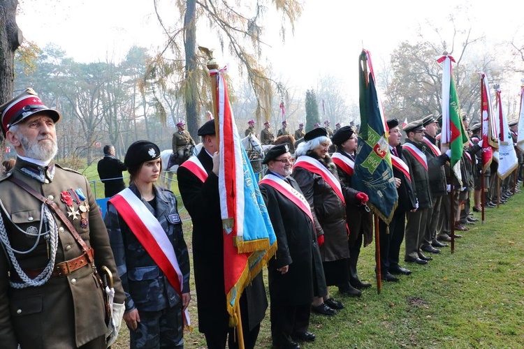 Odsłonięto popiersia zasłużonych Polaków