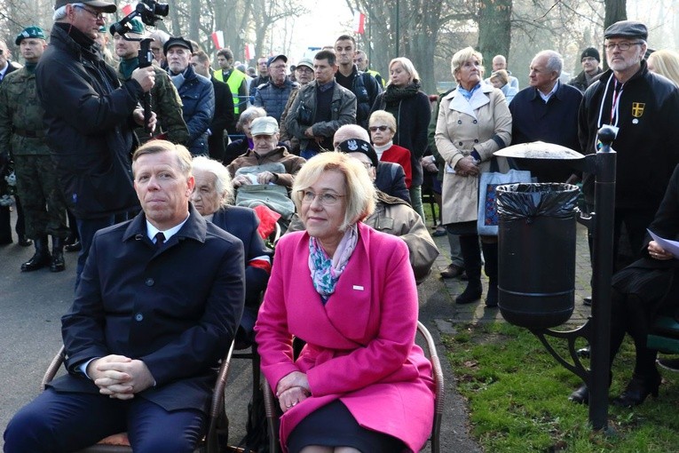 Odsłonięto popiersia zasłużonych Polaków