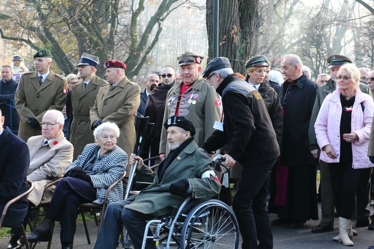 Odsłonięto popiersia zasłużonych Polaków