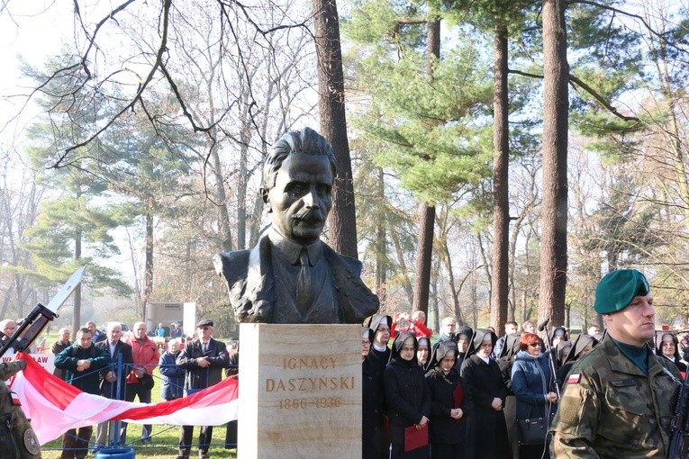 Odsłonięto popiersia zasłużonych Polaków