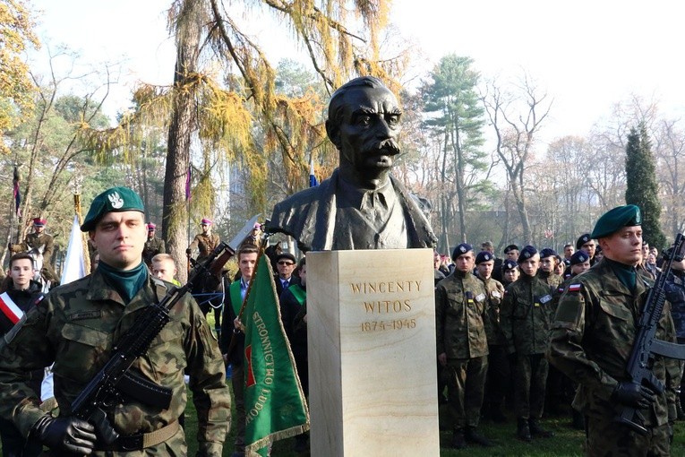 Odsłonięto popiersia zasłużonych Polaków
