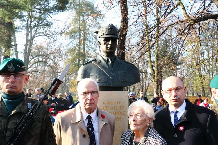 Odsłonięto popiersia zasłużonych Polaków