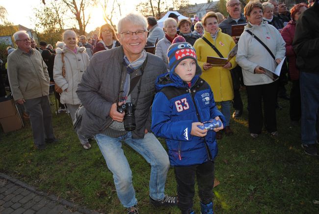 Patriotyczne śpiewanie w Stalowej Woli