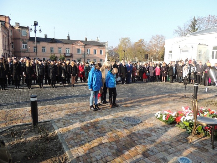 Odsłonięcie pomnika dr. Antoniego Troczewskiego