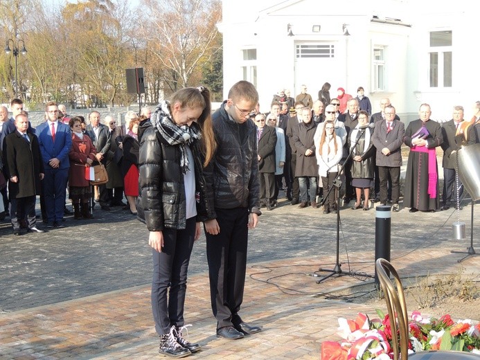 Odsłonięcie pomnika dr. Antoniego Troczewskiego