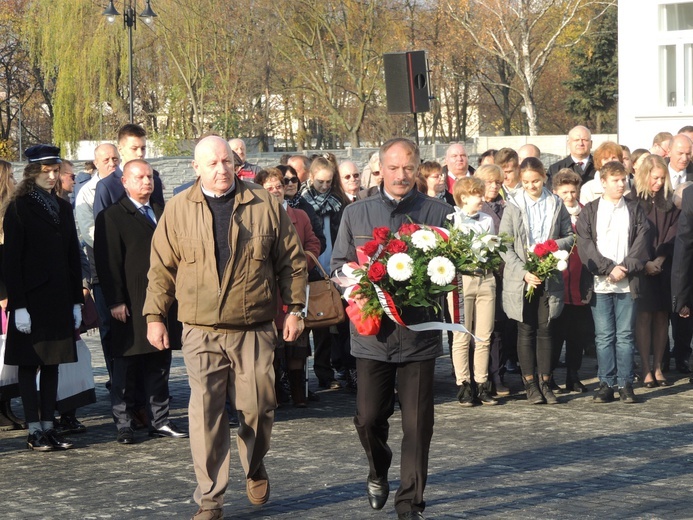 Odsłonięcie pomnika dr. Antoniego Troczewskiego