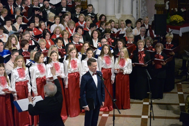 Patriotyczny koncert chórów polonijnych