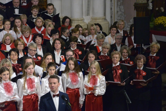 Patriotyczny koncert chórów polonijnych