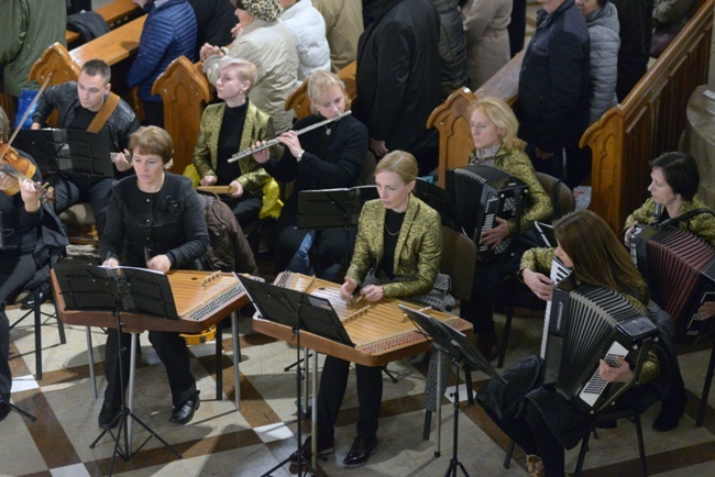 Patriotyczny koncert chórów polonijnych