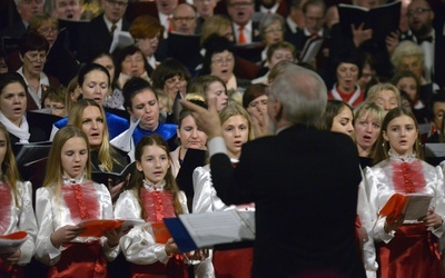 W połączonych chórach zaśpiewało ponad 200 artystów z kilku krajów