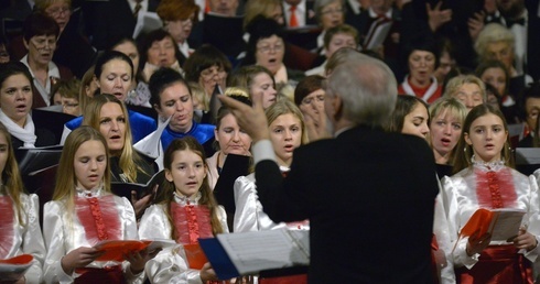 W połączonych chórach zaśpiewało ponad 200 artystów z kilku krajów