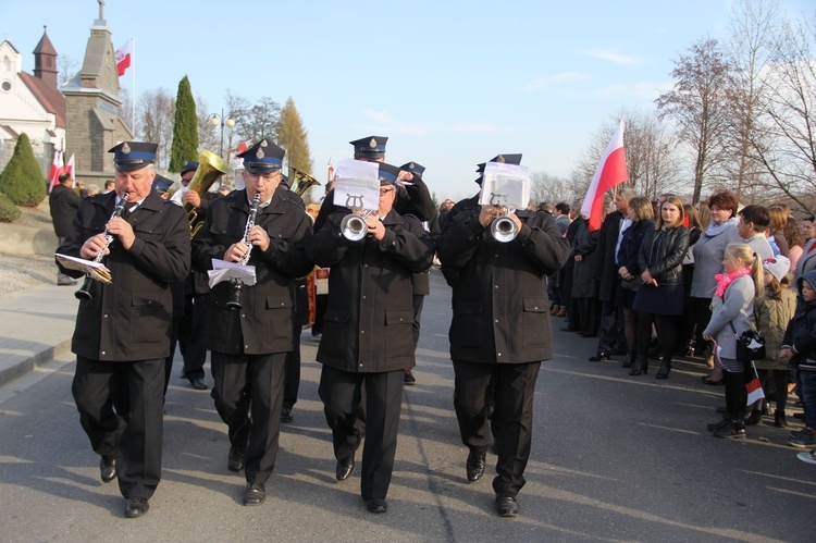 Odsłonięcie pomnika Niepodległości w Jodłowej