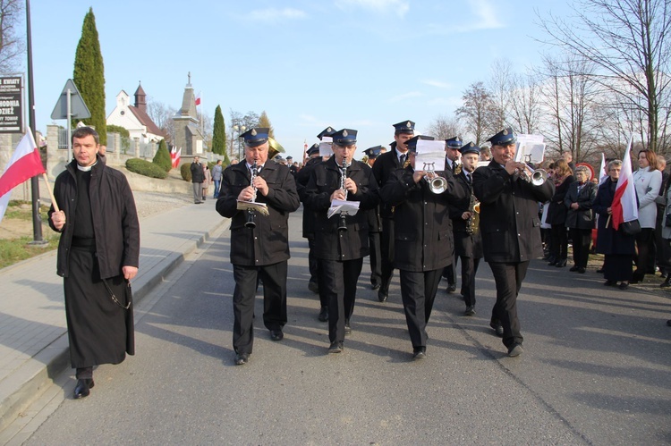 Odsłonięcie pomnika Niepodległości w Jodłowej