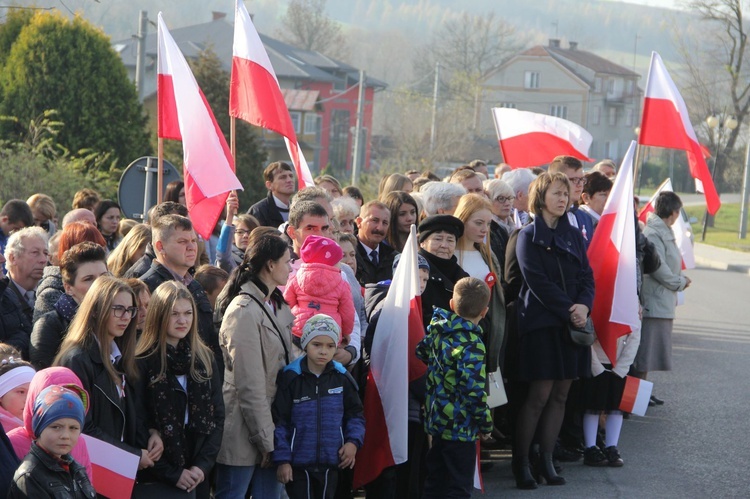 Odsłonięcie pomnika Niepodległości w Jodłowej