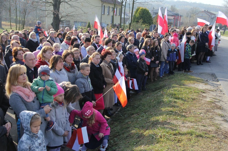 Odsłonięcie pomnika Niepodległości w Jodłowej