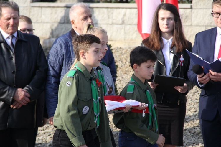 Odsłonięcie pomnika Niepodległości w Jodłowej