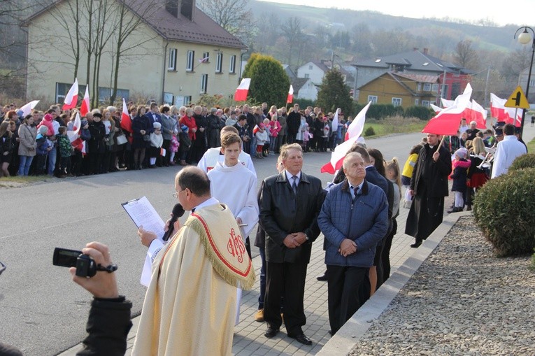Odsłonięcie pomnika Niepodległości w Jodłowej