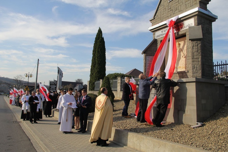 Odsłonięcie pomnika Niepodległości w Jodłowej