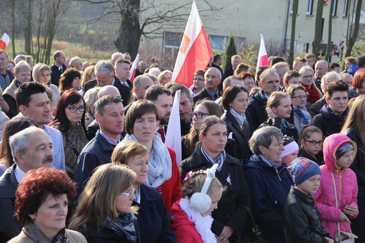 Odsłonięcie pomnika Niepodległości w Jodłowej