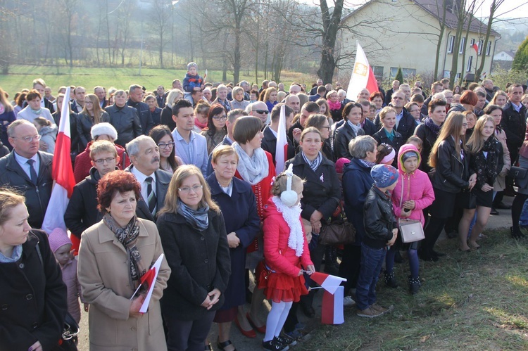 Odsłonięcie pomnika Niepodległości w Jodłowej