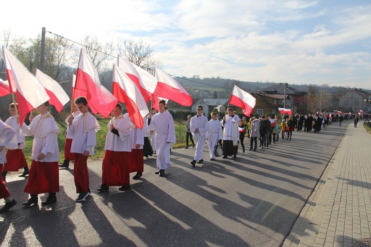 Odsłonięcie pomnika Niepodległości w Jodłowej