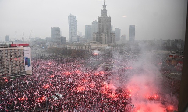 Trwa Biało-Czerwony Marsz "Dla Ciebie Polsko"