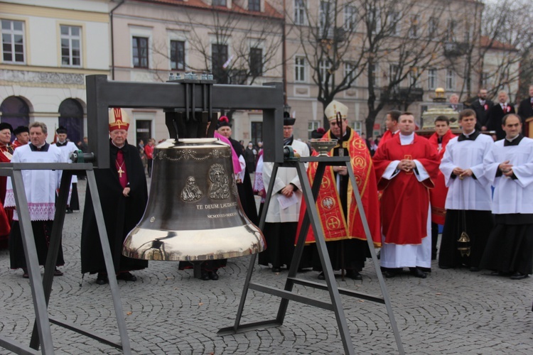 Uroczystości ku czci św. Wiktorii w Łowiczu - procesja