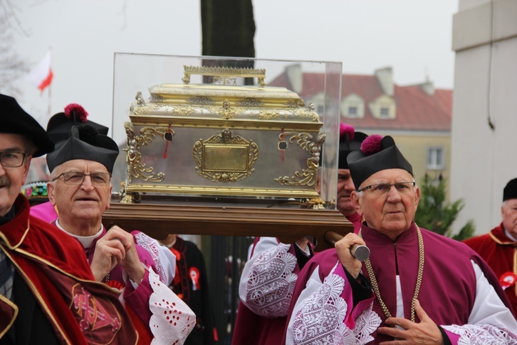 Uroczystości ku czci św. Wiktorii w Łowiczu - procesja