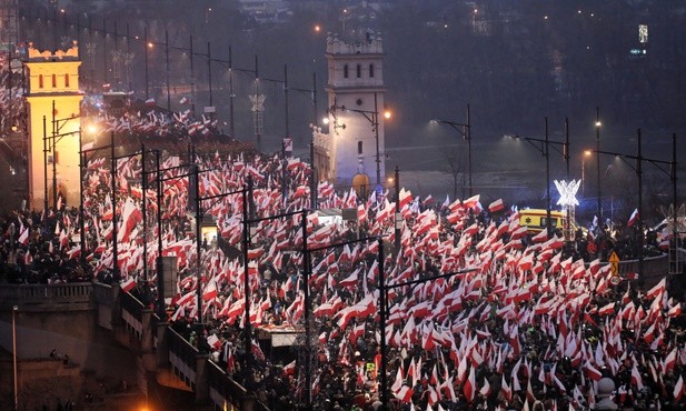 Ponad 200 tys. osób na marszu w Warszawie