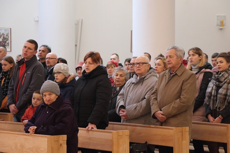 Uroczystość pobłogosławienia obelisku oraz zasadzenie dębu upamiętniających 100. rocznicę niepodległości Polski w Kortowie