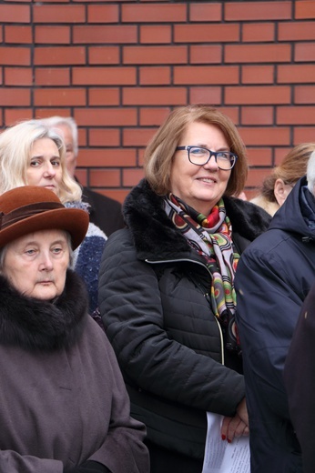 Uroczystość pobłogosławienia obelisku oraz zasadzenie dębu upamiętniających 100. rocznicę niepodległości Polski w Kortowie