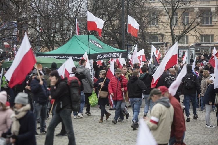 Czerwona łuna nad Warszawą, czyli IX Marsz Niepodległości