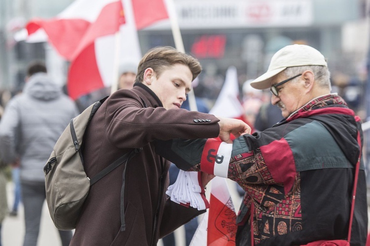 Czerwona łuna nad Warszawą, czyli IX Marsz Niepodległości