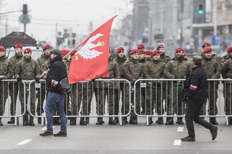 Czerwona łuna nad Warszawą, czyli IX Marsz Niepodległości
