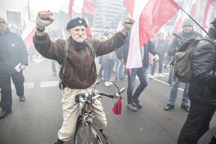 Czerwona łuna nad Warszawą, czyli IX Marsz Niepodległości