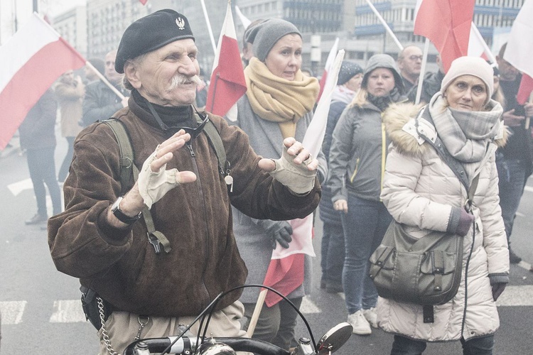 Czerwona łuna nad Warszawą, czyli IX Marsz Niepodległości