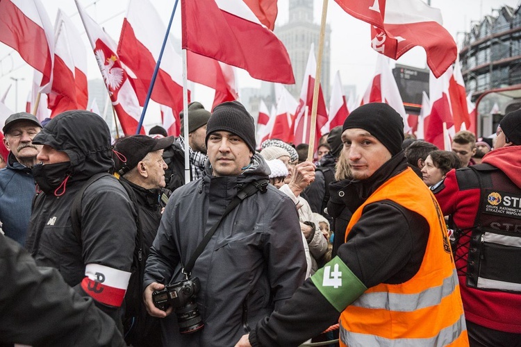 Czerwona łuna nad Warszawą, czyli IX Marsz Niepodległości