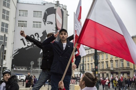 Czerwona łuna nad Warszawą, czyli IX Marsz Niepodległości