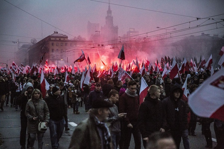 Czerwona łuna nad Warszawą, czyli IX Marsz Niepodległości