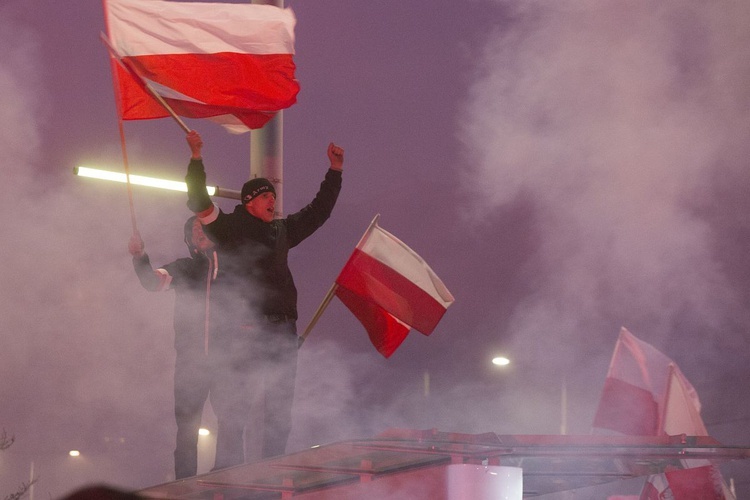 Czerwona łuna nad Warszawą, czyli IX Marsz Niepodległości