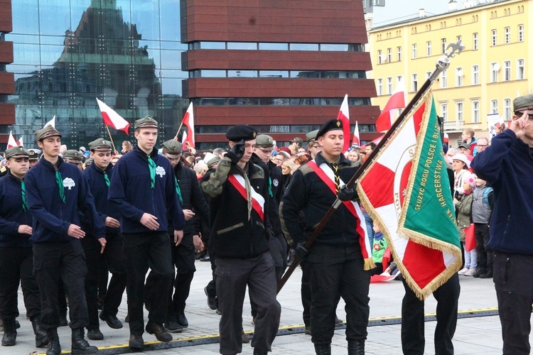 Radosna Parada Niepodległości cz. 5 (na pl. Wolności)