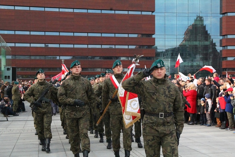 Radosna Parada Niepodległości cz. 5 (na pl. Wolności)