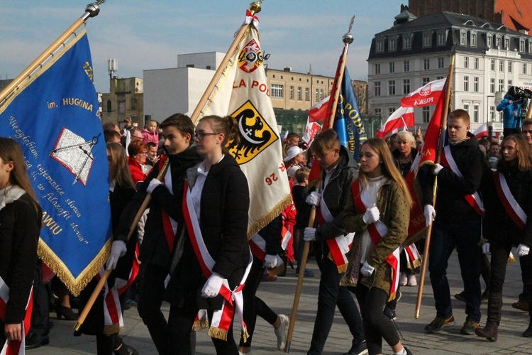 Radosna Parada Niepodległości cz. 5 (na pl. Wolności)