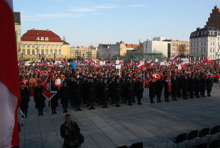 Radosna Parada Niepodległości cz. 5 (na pl. Wolności)