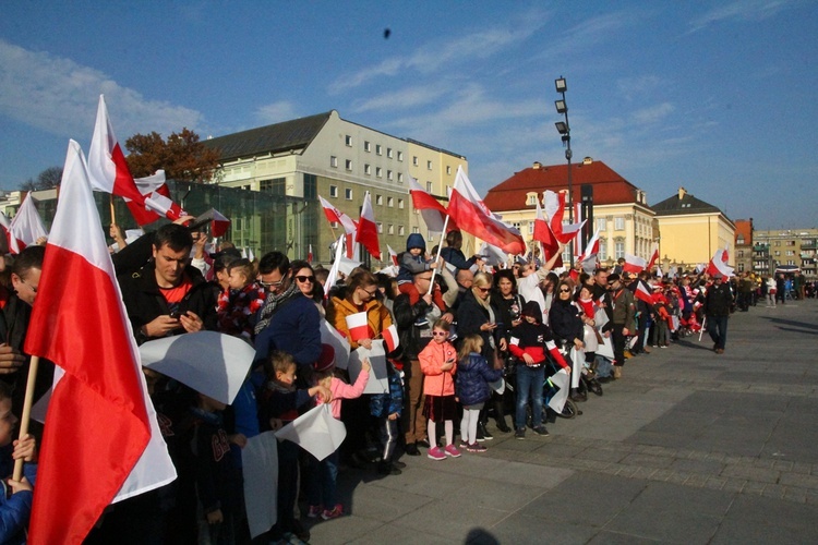 Radosna Parada Niepodległości cz. 5 (na pl. Wolności)