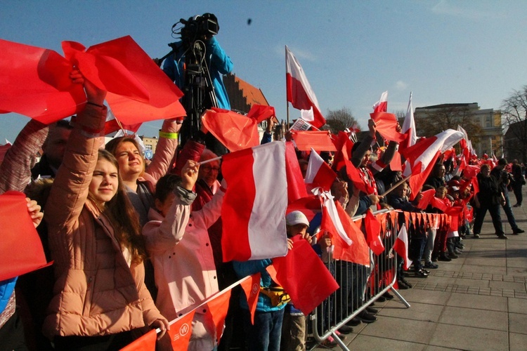 Radosna Parada Niepodległości cz. 5 (na pl. Wolności)