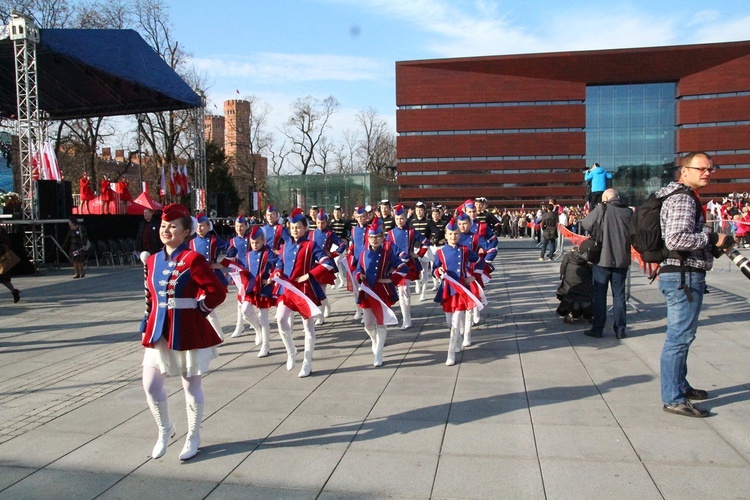 Radosna Parada Niepodległości cz. 5 (na pl. Wolności)