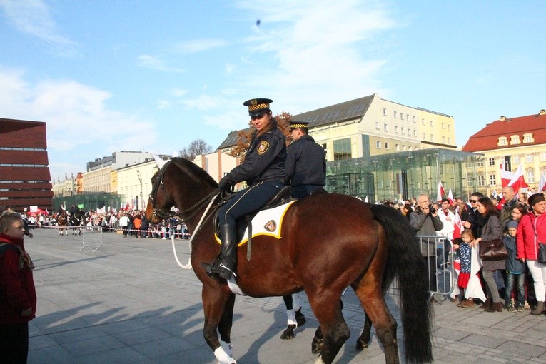 Radosna Parada Niepodległości cz. 5 (na pl. Wolności)